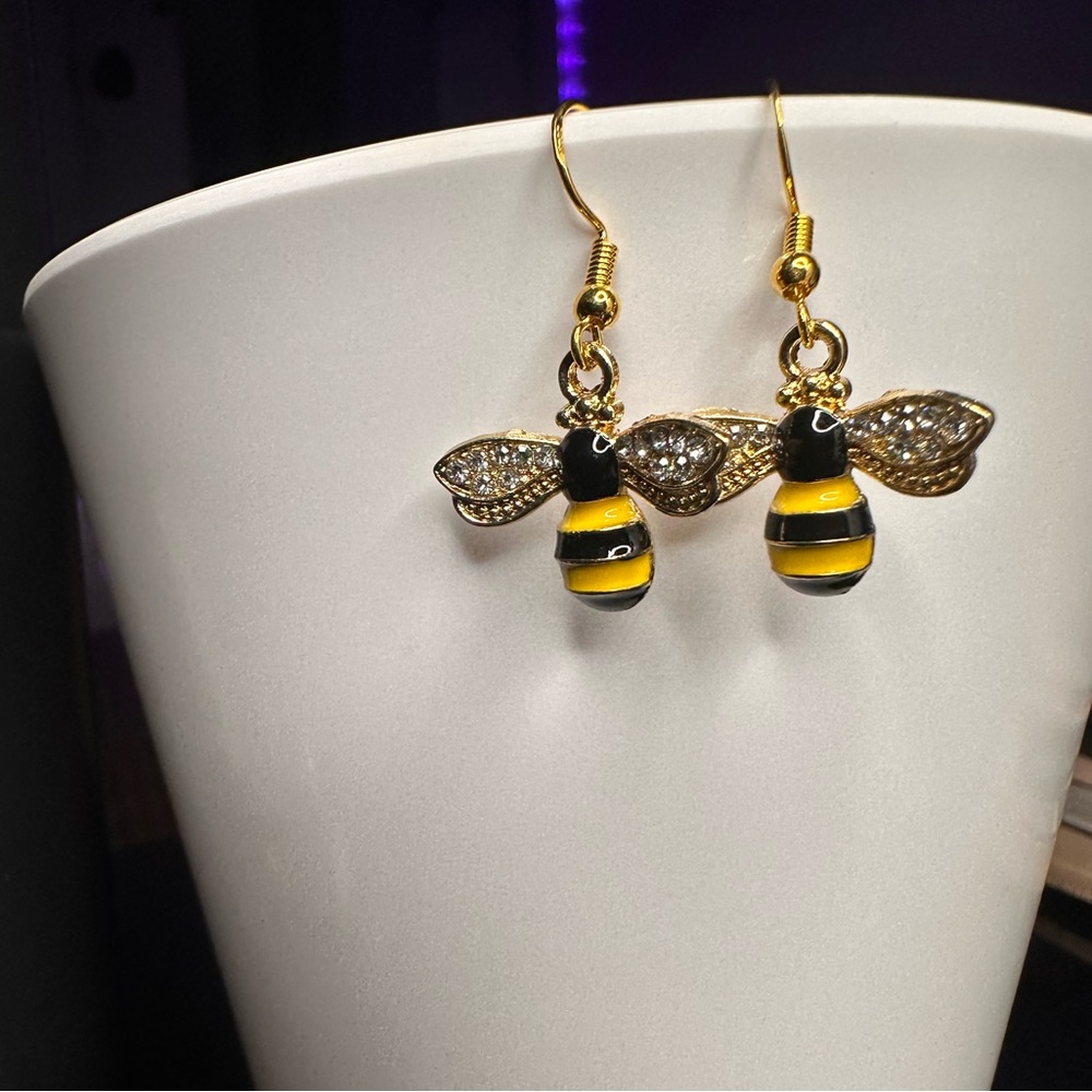 Handcrafted Bee Dangle earrings